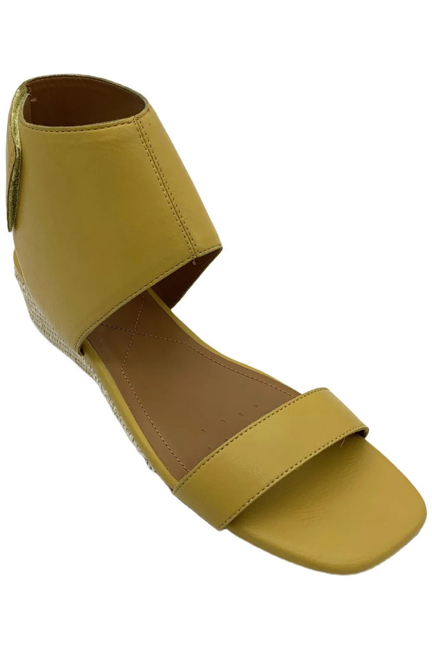 NYDJ Women's Costa Wedge Sandal Leather Mustard - Medium